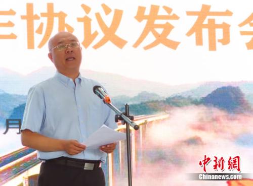 快手副總裁計(jì)功成發(fā)言。唐文業(yè) 攝 點(diǎn)擊進(jìn)入下一頁